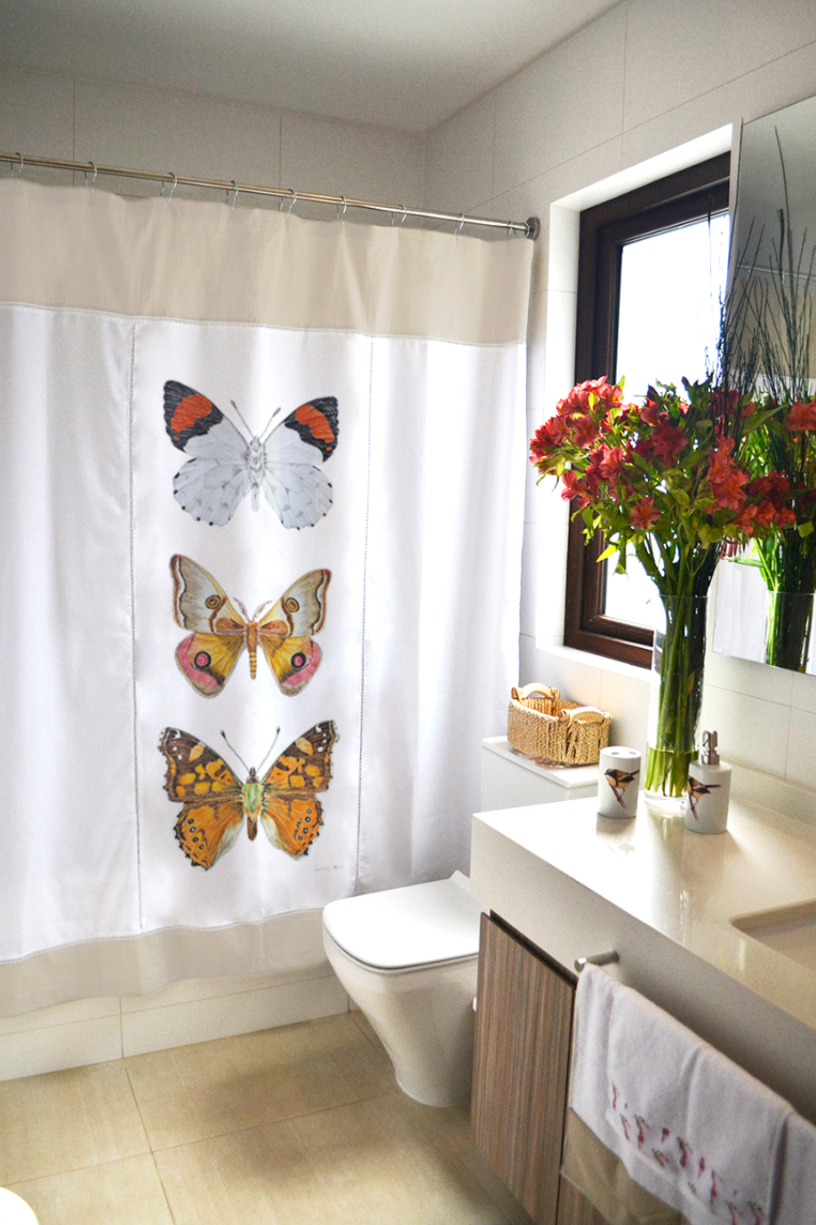 CORTINA BAÑO MARIPOSAS